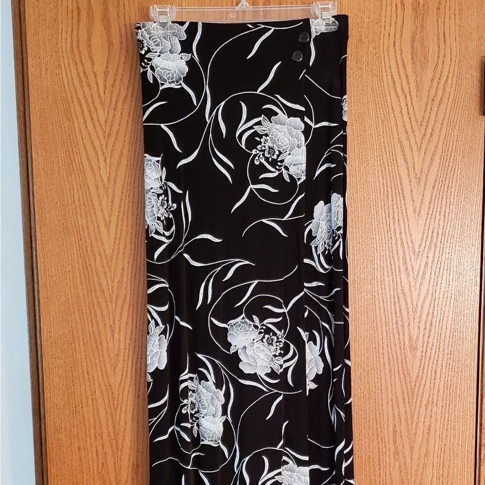 Stunning 2 Pc. Floor Length Floral Skirt and Top - Ladies Sz M - Picture 4 of 8